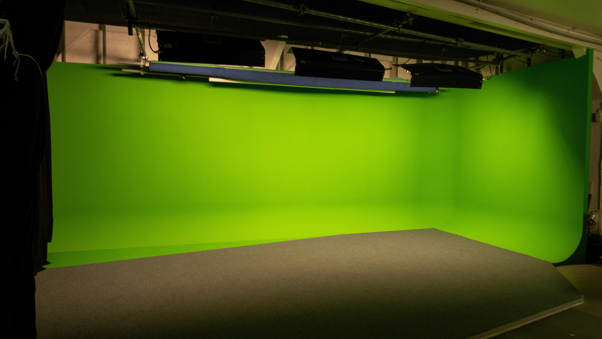 Greenbox-Studio mit ausgelegtem Teppich